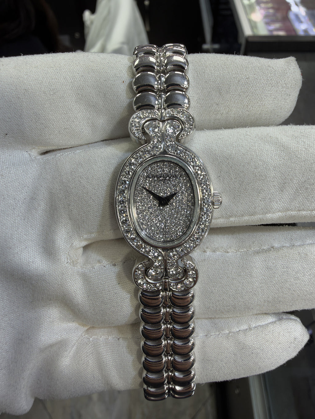 White Gold Ladies VC w/ factory diamond lugs, case and  pave dial